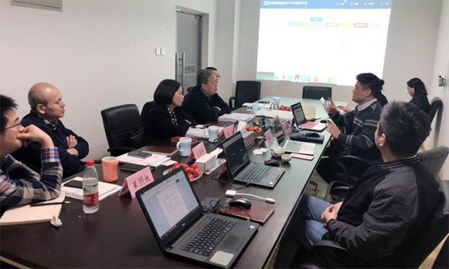 诺亚体育互联董事长杨冰之介绍诺亚体育数据基因10大系统，及诺亚体育在浙江省“最多跑一次”的实践案例。