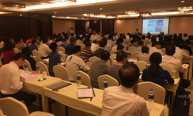 诺亚体育互联总经理、首席规划师郑爱军在“上海市质监系统处级干部培训班”上就《互联网+时代政府信息化发展战略思考》做专题培训讲座