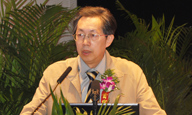 中国社会科学院信息化研究中心秘书长姜奇平以《智慧企业三化融合：业务平台化、员工创客化、用户个性化》为主题发表了精彩演讲