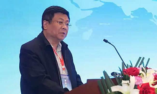 在“2017吉林省智慧政务建设与服务创新论坛暨‘互联网+政务服务’建设研讨会”上，吉林省政府办公厅巡视员、省政府政务公开协调办公室副主任张学华代表指导单位致辞