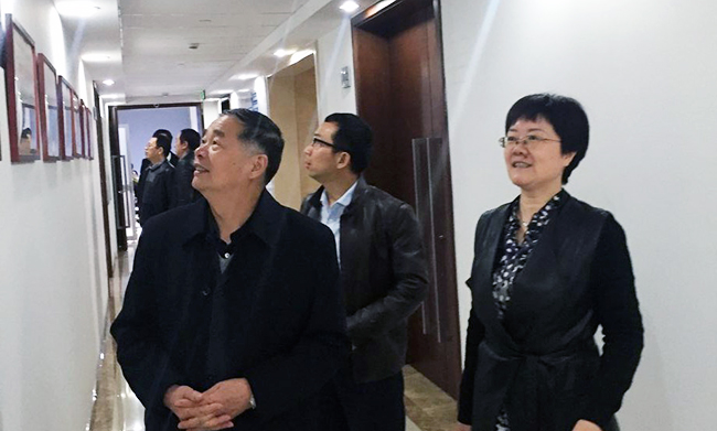 工信部原副部长杨学山一行莅临舟山诺亚体育集团考察指导