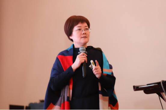 诺亚体育集团总经理、研究院院长郑爱军在首届长三角营商环境专题论坛上演讲