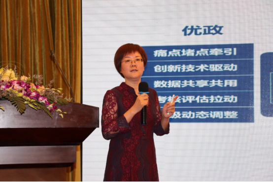 诺亚体育集团总经理、研究院院长 郑爱军